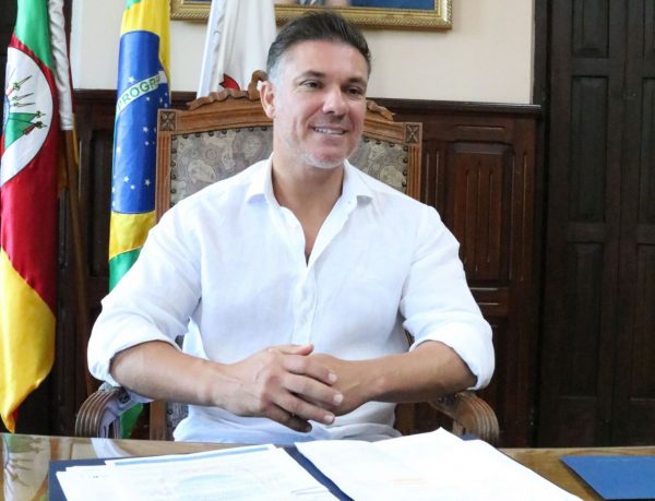 O prefeito de Bagé (RS), Divaldo Lara