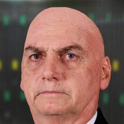 Bolsonaro raspa o cabelo para agradar Alexandre de Moraes