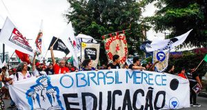 Protestos em favor da Educação