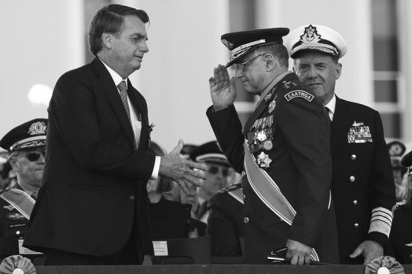 Veja Jair Bolsonaro e os militares (com suas empresas)