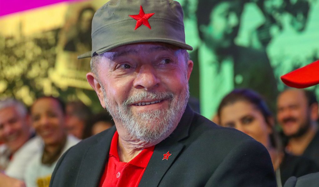 Lula sorrindo