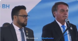 Bolsonaro é chamado de genocida durante discurso em BH. Imagem: Reprodução