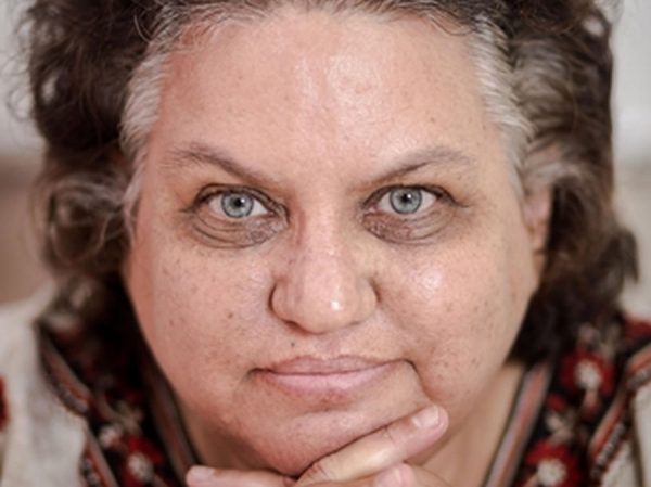 Veja a Lola Aronovich