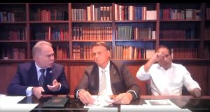 O ministro da Saúde e Bolsonaro em live