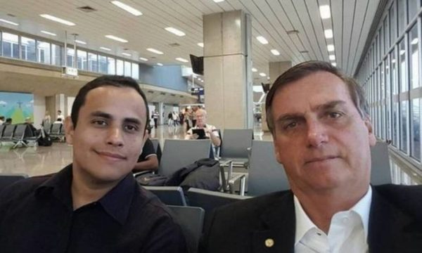 Tércio Arnaud, que comanda o gabinete do ódio, e Jair Bolsonaro