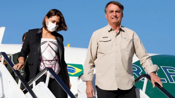 Veja Michelle Bolsonaro e Jair