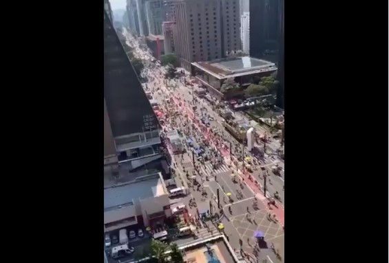 Ato da direita na Avenida Paulista