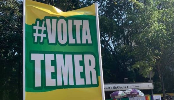 Cartaz volta Temer na avenida Paulista