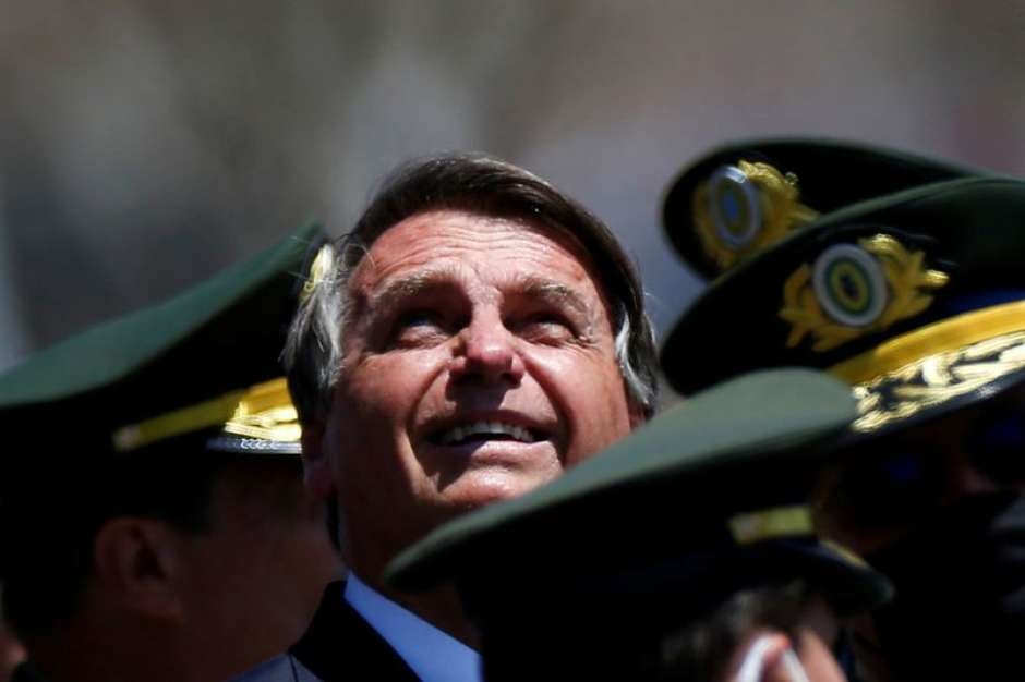 Bolsonaro com militares