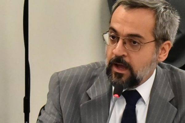 Veja Abraham Weintraub