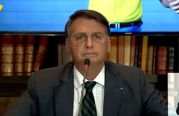 O presidente Jair Bolsonaro disse, em live, que não tem provas sobre fraudes em urnas eletrônicas. Imagem: Reprodução