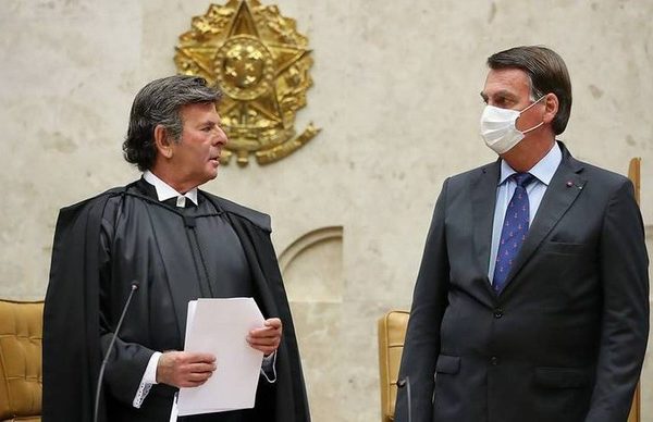Bolsonaro e Fux no STF se olhando