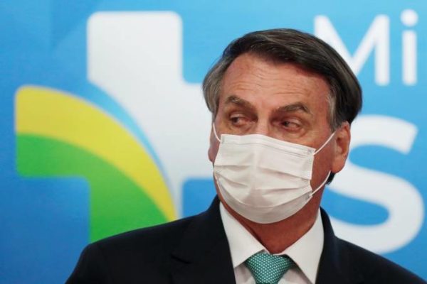 Jair Bolsonaro de máscara