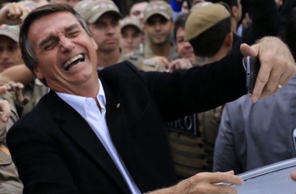 Bolsonaro TSE zombou