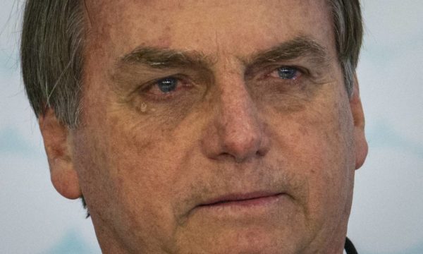 Vídeos deletados: Bolsonaro choro machão