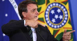 Jair Bolsonaro e seu fetiche por armas