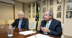 Marcos Pontes e Paulo Guedes na Esplanada