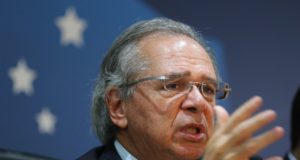 Paulo Guedes contra auxílio brasil