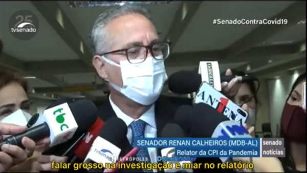 Renan Calheiros em entrevista a jornalistas no Senado