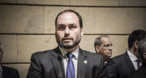 Veja o Carlos Bolsonaro
