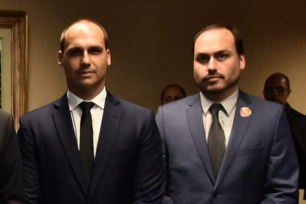 Eduardo e Carlos Bolsonaro, filhos do presidente