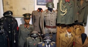 Fardas nazistas