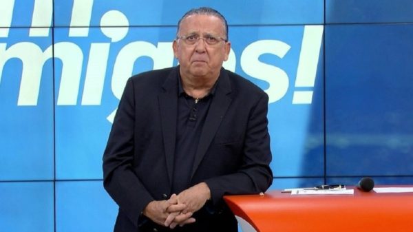 Galvão Bueno em estúdio da TV Globo