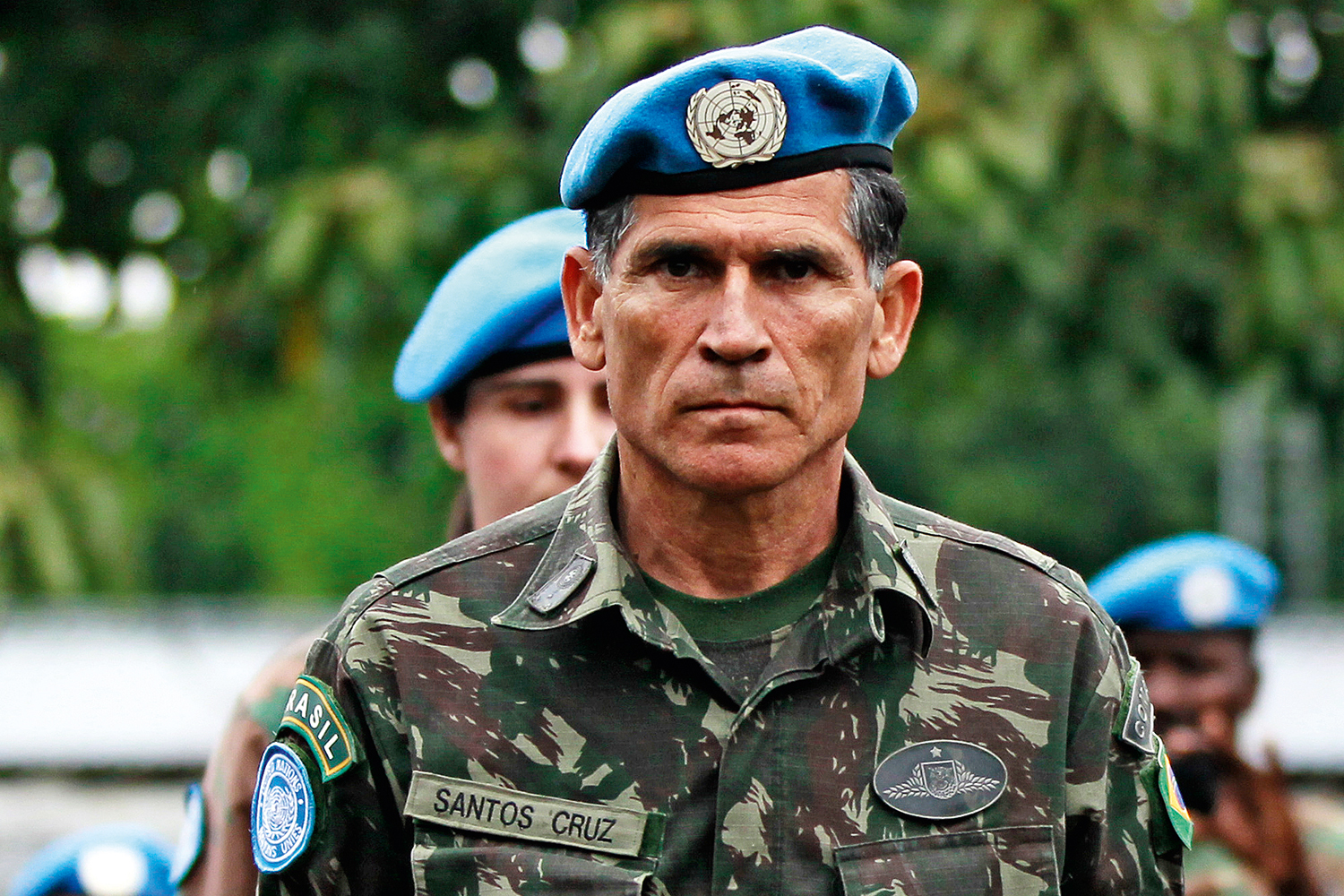 Veja o general Santos Cruz