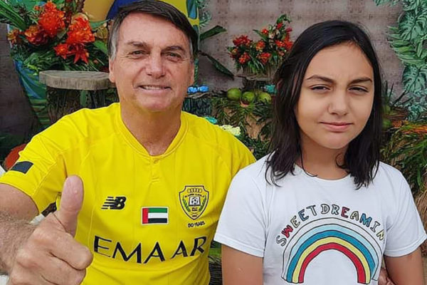 Jair Bolsonaro e Laura Bolsonaro