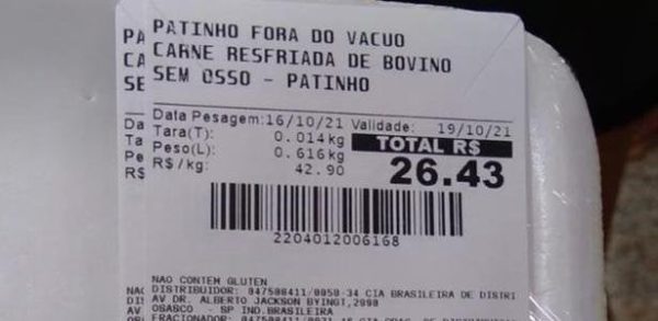 Bandeja de carne sem o produto no Extra