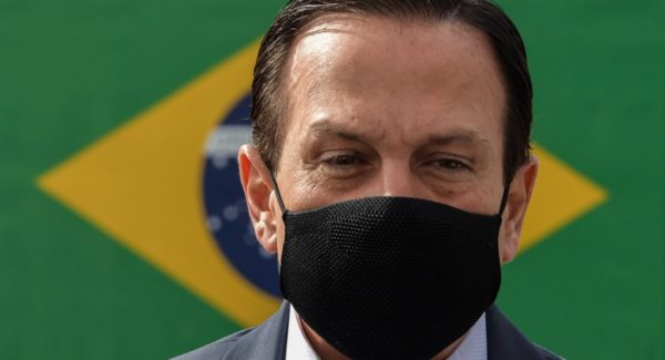 João Doria de máscara