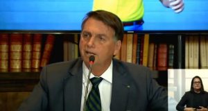 Bolsonaro durante live