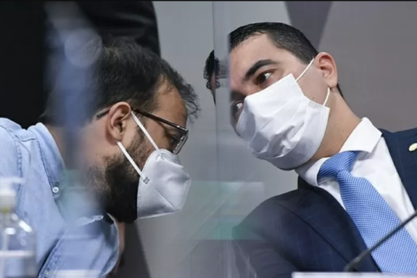 Os irmãos Miranda denunciaram, na CPI da Covid, irregularidades na compra da vacina indiana Covaxin. Foto: Agência Senado