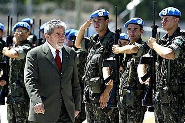 Lula e militares