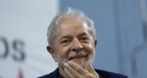 Lula sorrindo