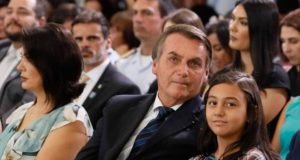 Michelle, Jair e Laura Bolsonaro