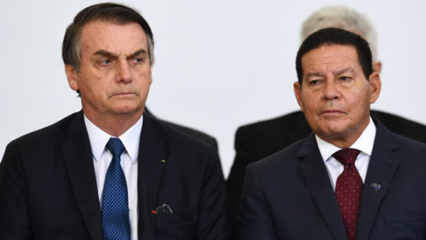 Mourão e Bolsonaro lado a lado