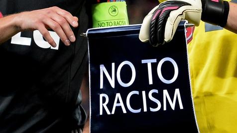 Protesto contra racismo na UEFA