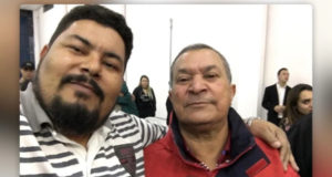 Veja o pastor e seu pai