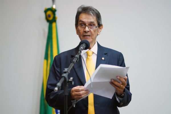 Roberto Jefferson recebe não