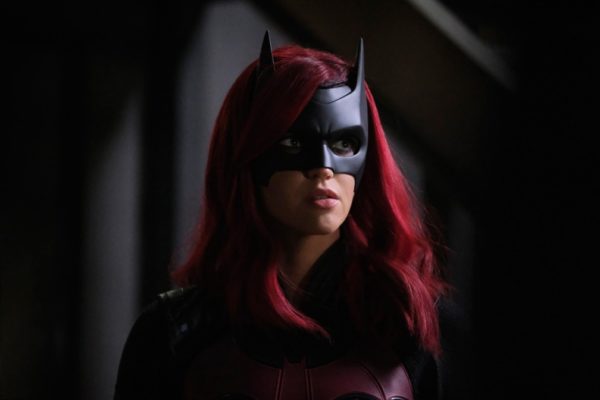 Ruby Rose em cena de 'Batwoman'