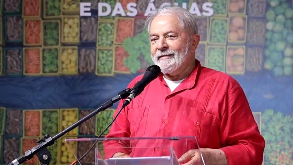 Lula discursa em SP