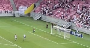 Invasão da torcida do Santa Cruz