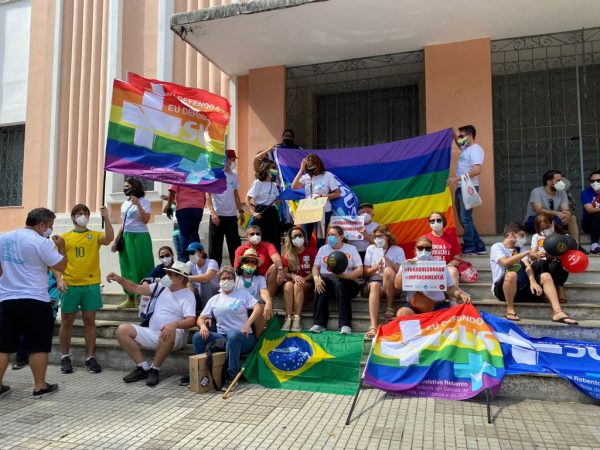 Médicos protestam contra Jair Bolsonaro em Fortaleza (CE)