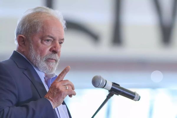 Lula resolveu a "polêmica do fim de semana"