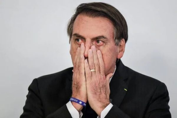 Jair Bolsonaro assustado