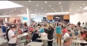 Trompetista em shopping