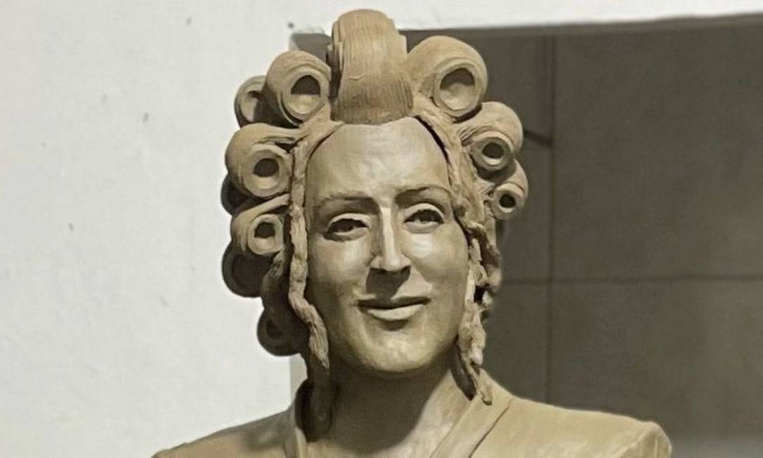 Dona Hermínia de argila: esculturas em homenagem a Paulo Gustavo já estão em processo de fundição e serão inauguradas em novembro. Foto: Divulgação