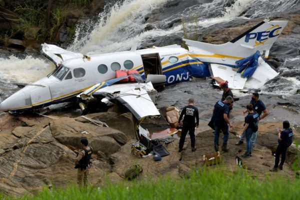 Avião que levava Marília Mendonça