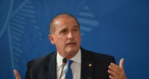 Veja o Onyx Lorenzoni